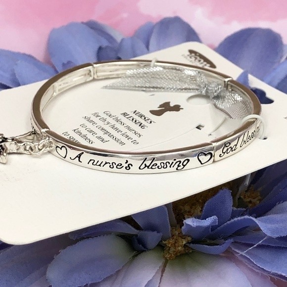 🌼 Nurses Blessing Silver Stretch Bracelet - Picture 2 of 4